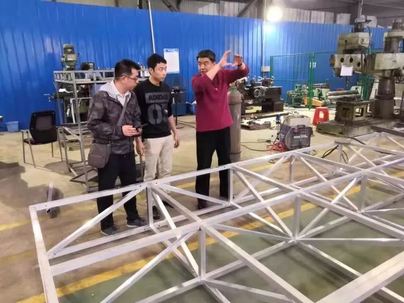 5400㎡的五星红旗创世界纪录！这个英雄团队功不可没！