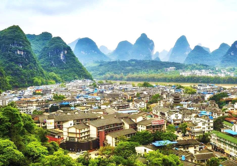 国庆在阳朔度过了不输巴厘岛的假期，全因这家藏在秘境山水里的宝藏酒店