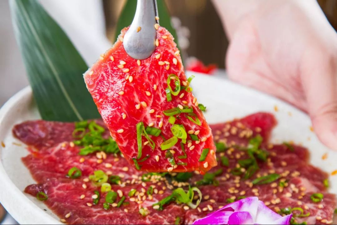 超级网红日料店终于在成都开业了,最便宜的3折店铺套装