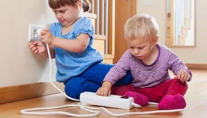 3句话把公牛插座卖上市,捧红50多个一线大牌,他到底凭什么?|马脑课堂