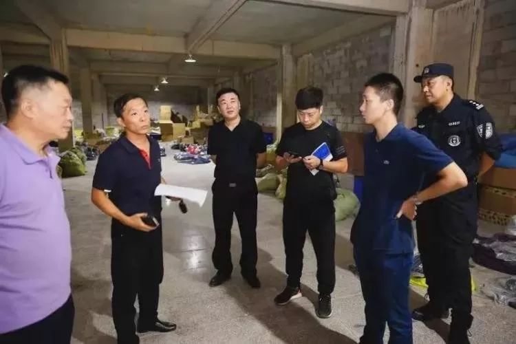 假冒阿迪耐克服装山东查处,青岛阿玛尼