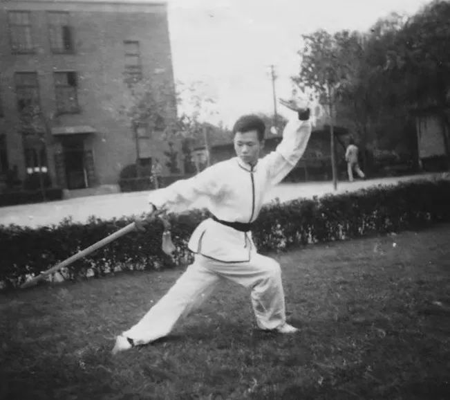 金山这位终身享受“国务院津贴”的名医，依旧坚持着...