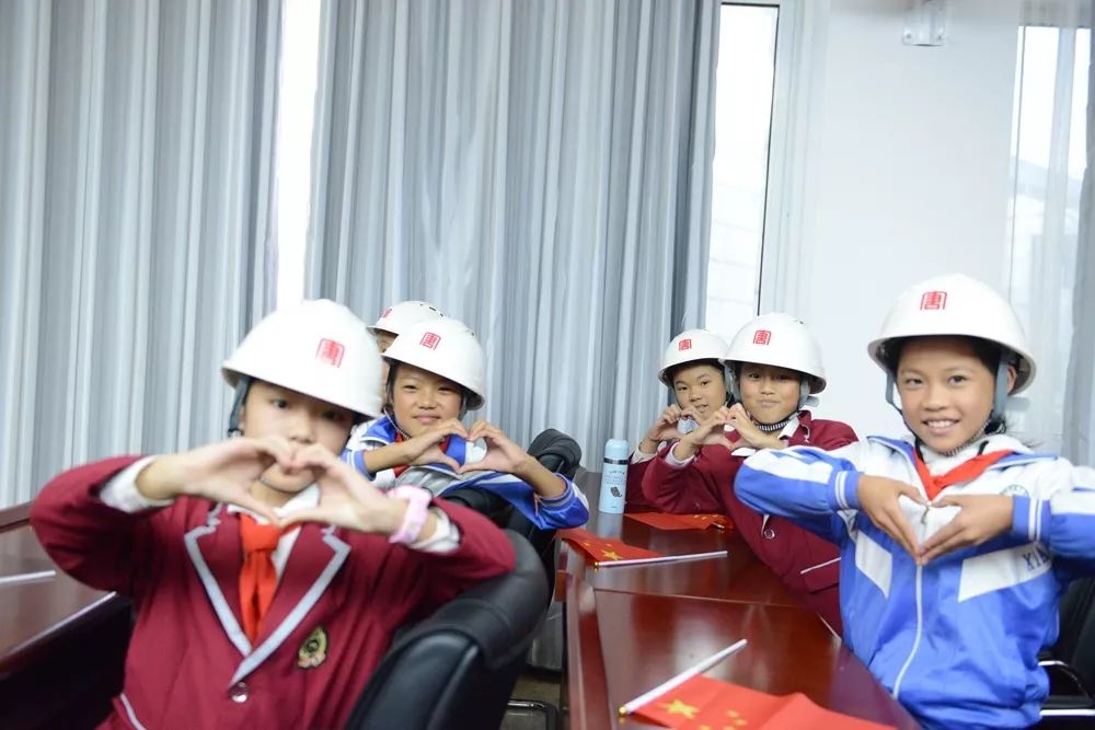 我们来啦英文视频,我们来了完整视频