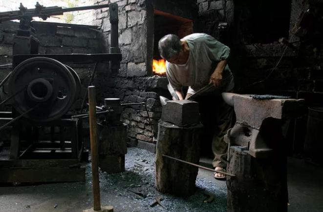 滨海老行当——回响在街头巷尾的“叮当”打铁声