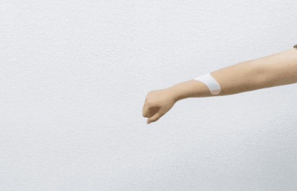 法令纹和眼纹怎么才能有效改善,法令纹贴眼贴有用吗