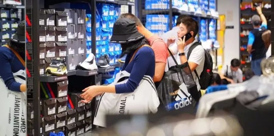 特卖会真的假的,耐克阿迪特卖会