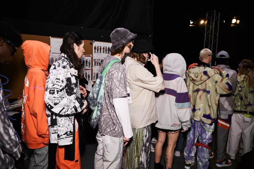 「内含福利」从极简美妆到室内设计典范，Aesop怎么做到的？