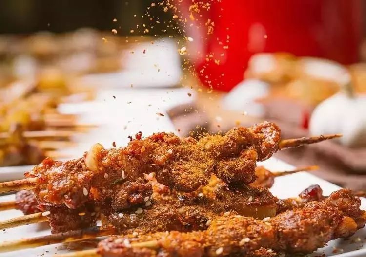 吾悦广场10元烧烤,吾悦烤鱿鱼10块钱9串