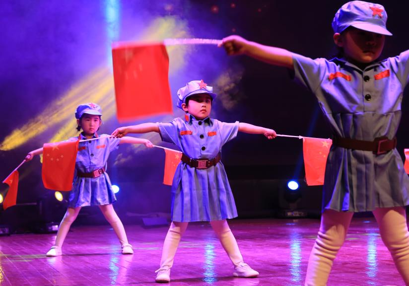 璺冲姩鍏ㄥ煄灏戝効鑸炶箞姣旇禌鐜板満,鑱婂煄骞挎挱浣撴搷澶ц禌