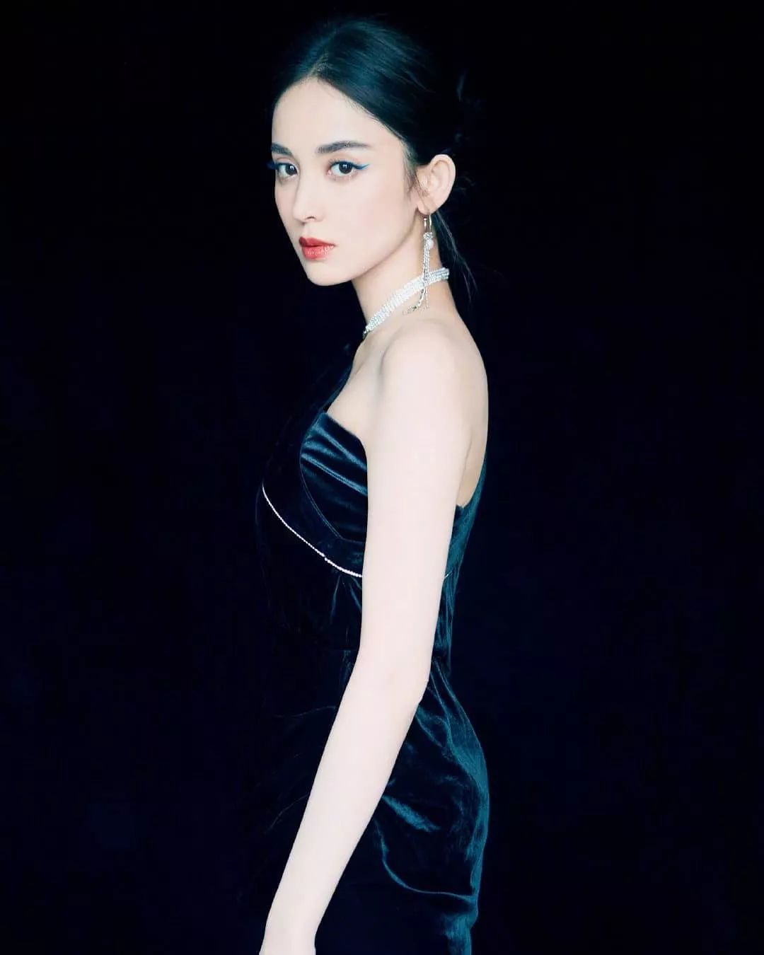 骨架大高个子女生怎么穿搭,肩宽骨架大胖妹妹怎么穿