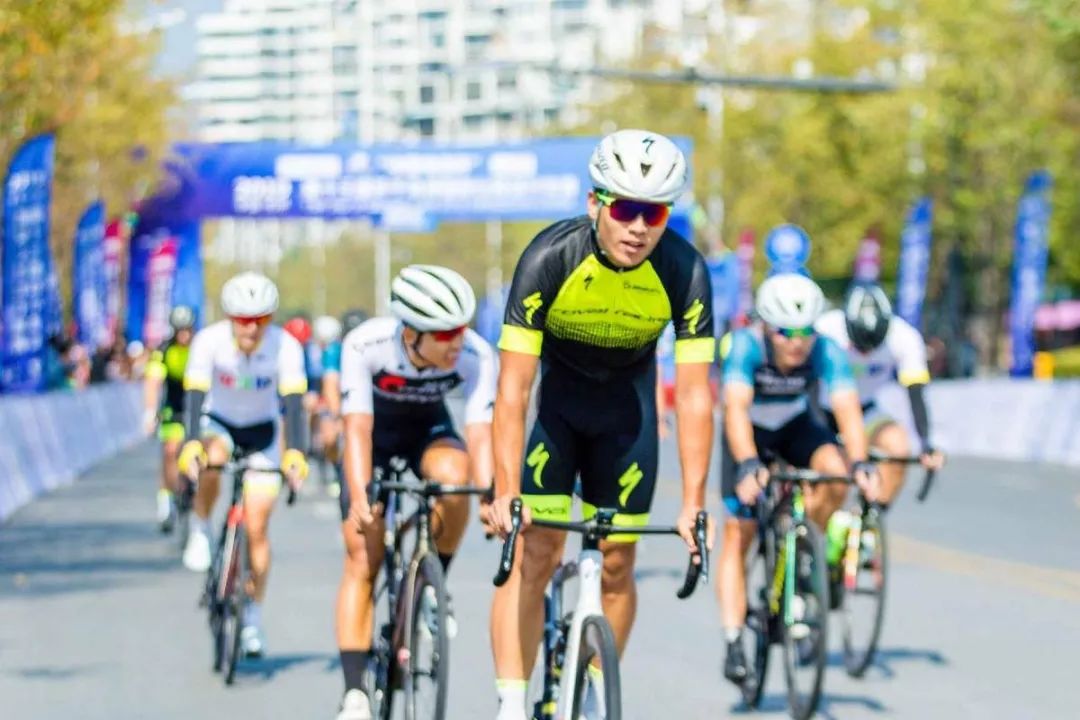 今天！有一场激烈的角逐在美丽千岛湖上演！