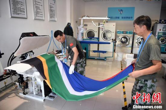 探访军运村洗涤服务保障组的军哥军嫂们