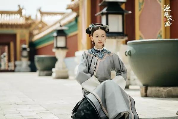 戚薇冰箱塞满香水,戚薇冰箱放香水视频