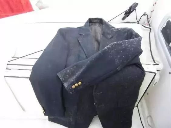 夏天来了衣服上潮湿有霉斑怎么办,衣服发霉了怎么洗掉霉斑小妙招