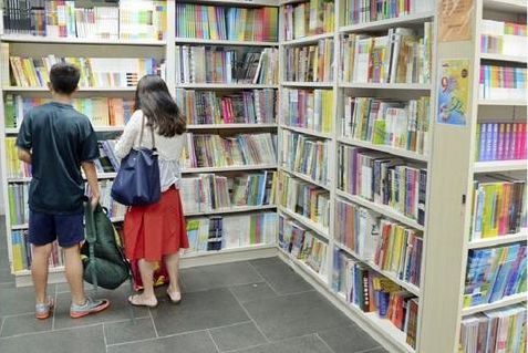 在香港“毒教材”里，*片鸦**战争成了这样......