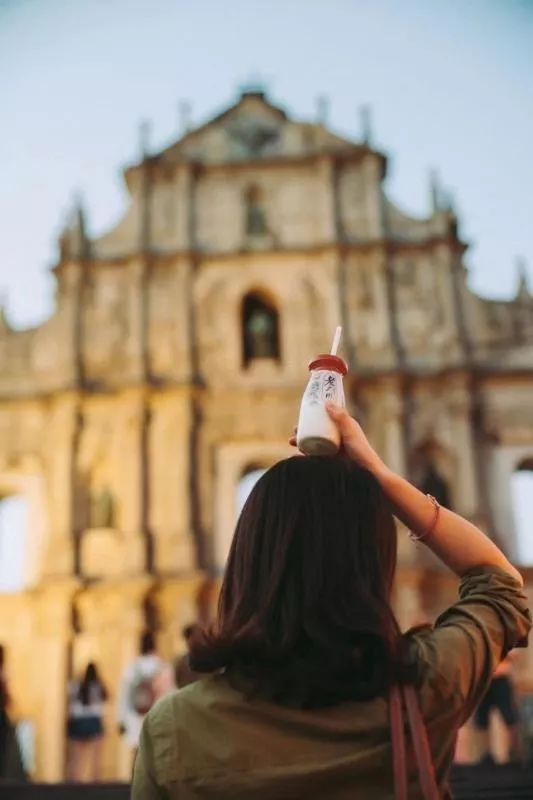 抢占“鲜”机！这个广东人爱了63年的燕塘牛奶，终于要登陆澳门了