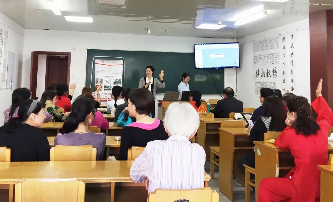 不得不防!大多数中老年人都有这个毛病生活中这些习惯要改掉......