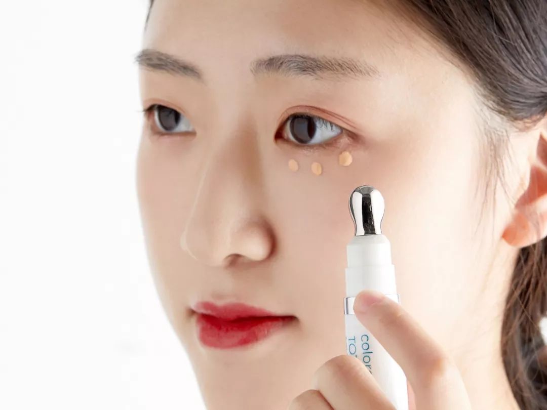 一款超值眼霜,一支2000元的眼霜能治眼袋