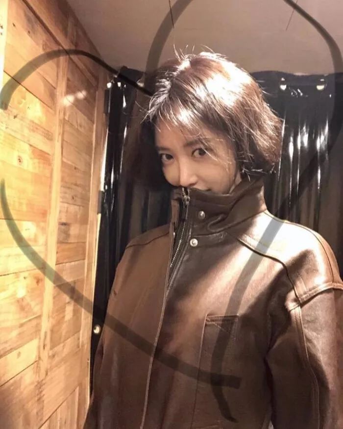 头大脸大适合什么发型短发,头小脸大适合什么发型男学生