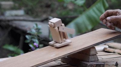 河南大爷做出2600年前的鲁班凳,山村老人制作鲁班凳惊艳国外