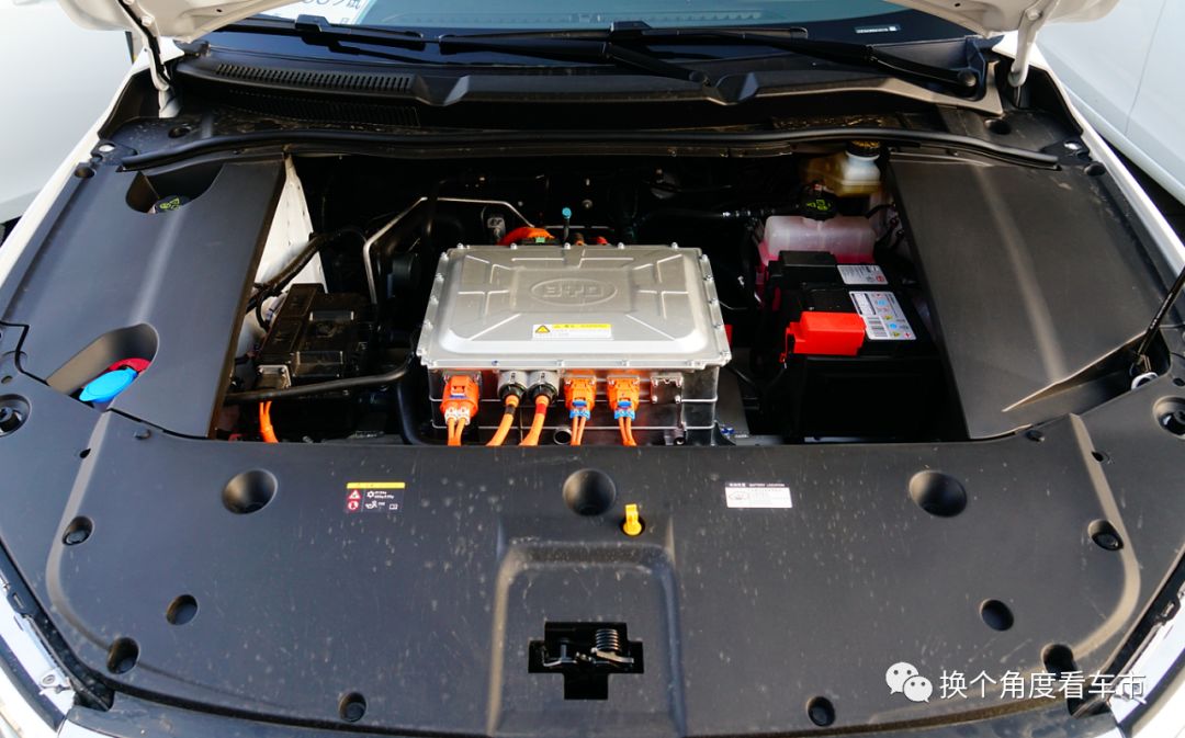 比亚迪秦plusev续航与埃安y对比,秦plusev500上坡真实续航测评
