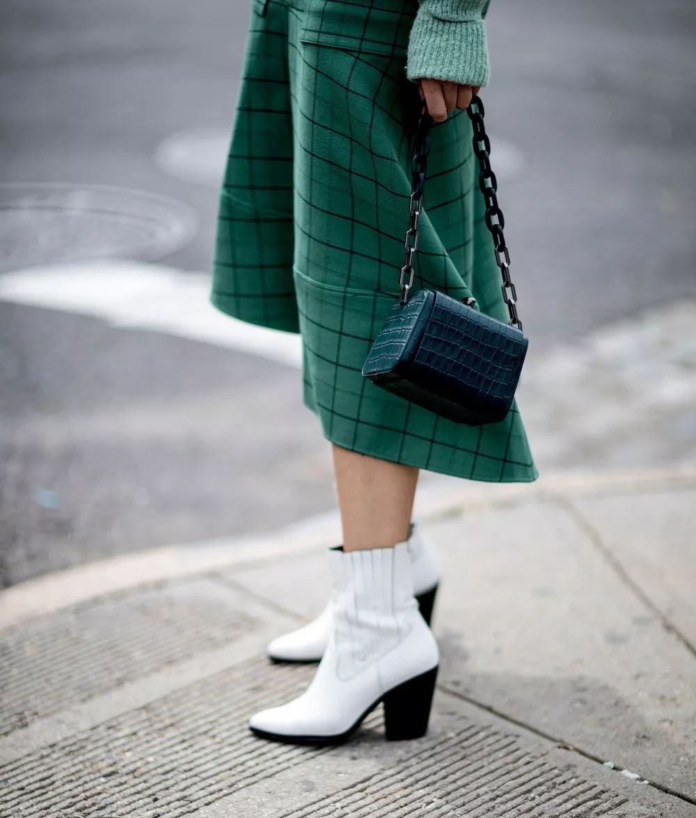 女生买鞋推荐平价,换季应该买什么鞋比较便宜