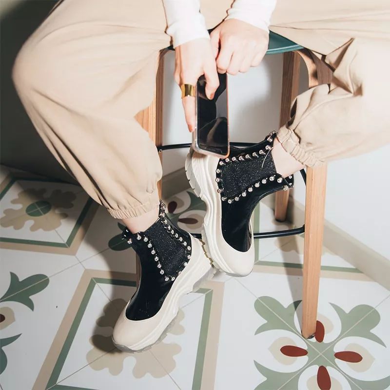 女生换季买买买,女生打折品牌夏季鞋