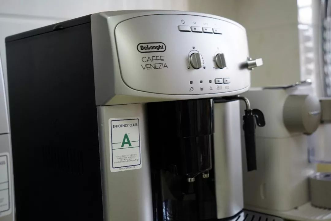 家用入门级的意式咖啡机买什么好,德龙意式半自动咖啡机银骑士测评