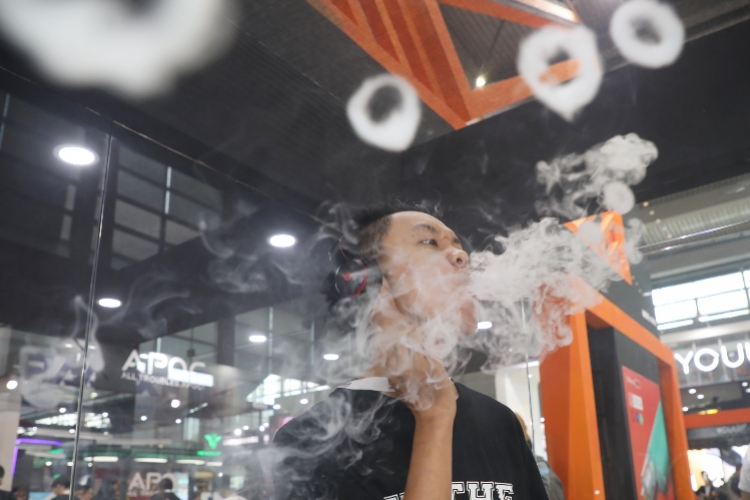 9问*子烟电**：有多暴利？谁来监管？会否全面禁售？