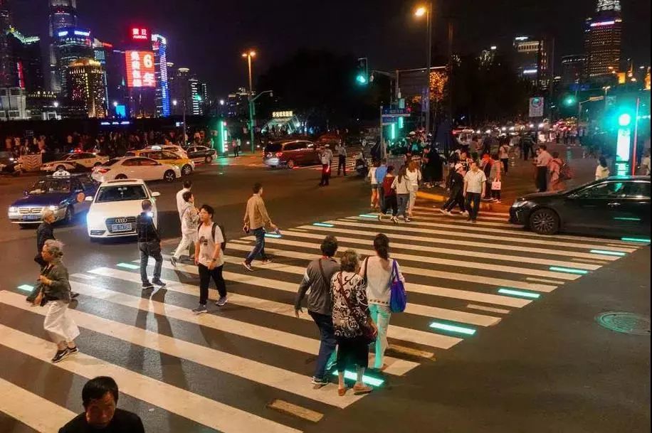 【身边的马天民】“外滩指路人”黄俊带你观赏进博会别样的“警”色