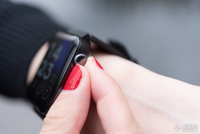 小米智能手表vs苹果手表,荣耀智能手表和小米手表哪个好