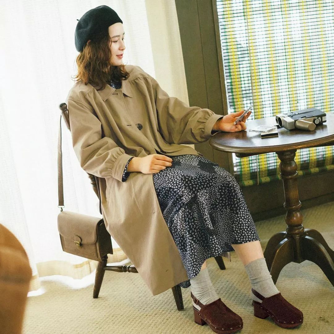日杂少女改变风格,复古森女文艺优雅穿搭