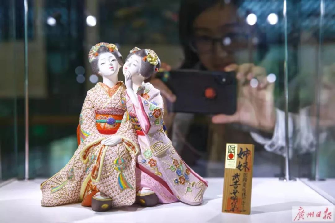 首次展出！来看广州晒出的友城精美礼品