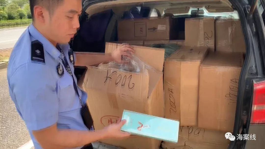 帮忙运送假烟牟利被抓,组织一批人员跑黑车被抓