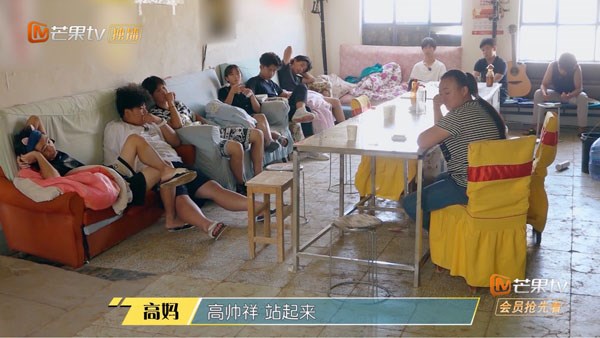 变形计沙漠少年完整视频,变形计谈足球少年