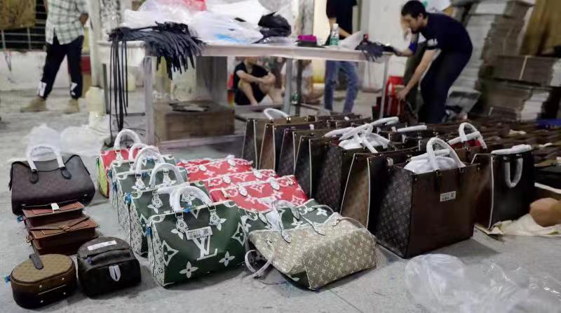 迪拜机场免税店都有什么奢侈品,迪拜的奢侈品排行榜