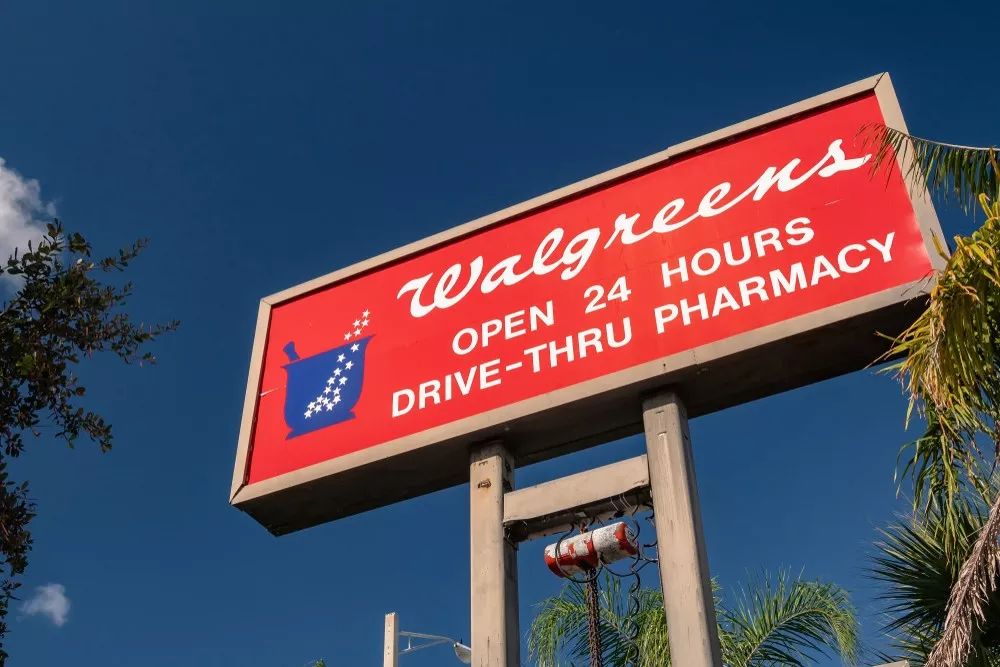 医药健闻周报|雅培CEO的白千里辞职；阿斯利康与欧姆龙达成长期的全球合作