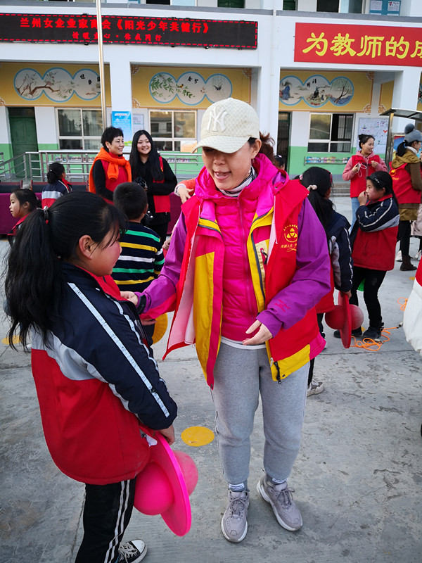 尽绵薄之力奉献爱心,尽绵薄之力献出小小爱心