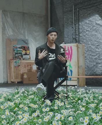 权志龙喜欢的雏菊是什么雏菊,权志龙的小雏菊为什么少一半