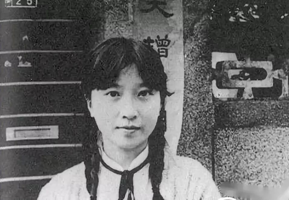 佘爱珍简介,佘爱珍属什么的