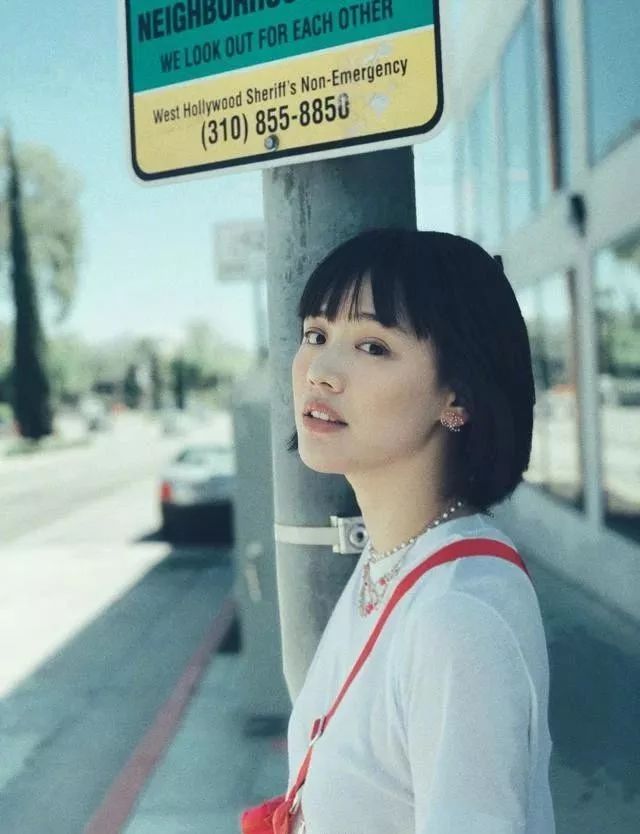 香奈儿发布会各路明星都来捧场,香奈儿回应包15分钟原视频