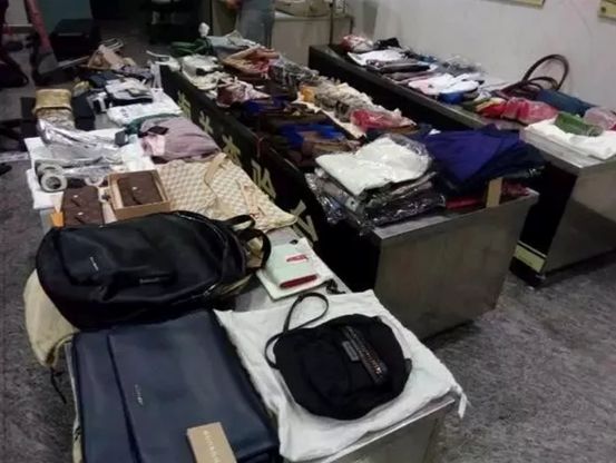 小镇居民热情好客,小镇居民潮玩