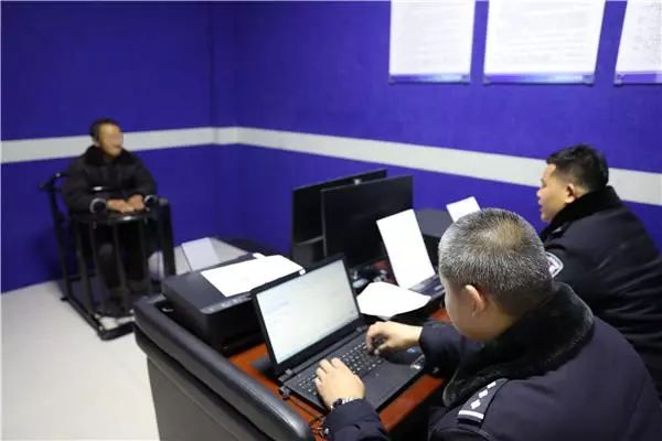 馋肉不想花钱买猪肉！俩男子竟然这样做