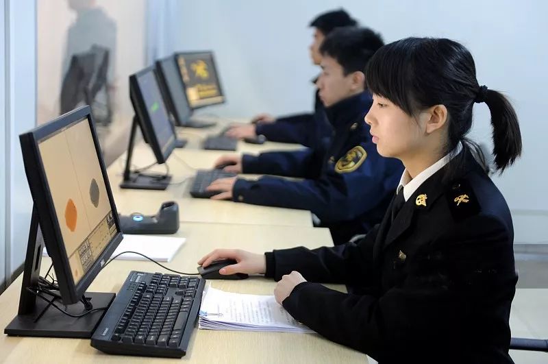 公安部都惊动了!研究生小伙竟做出这种事!警察上门看到惊人一幕