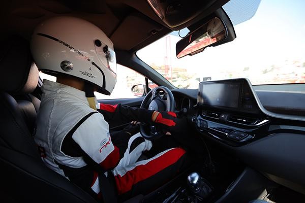 c-hr挑战活动,c-hr越野视频