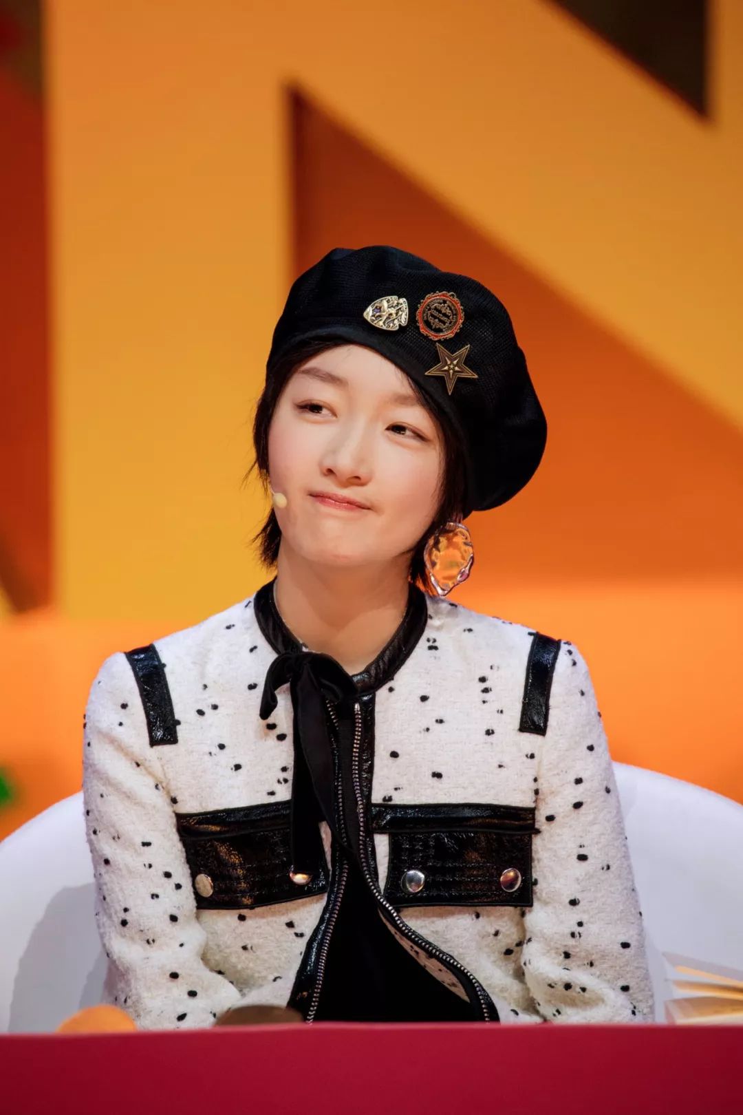 周冬雨觉得自己好看吗,周冬雨说她自己高级脸视频