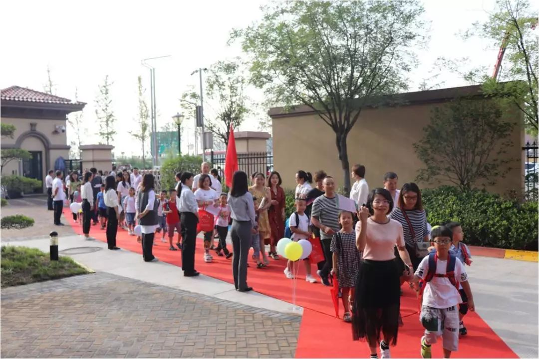 教育更好，医疗更优，一起为西安港打CALL吧~