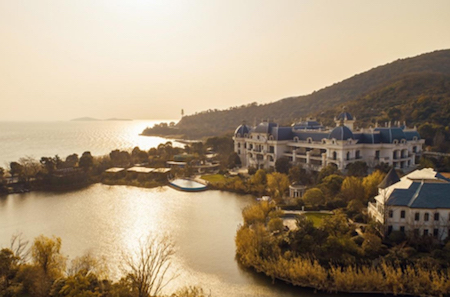 可观赏的瀑布式温泉,最清新的空气最原始的温泉