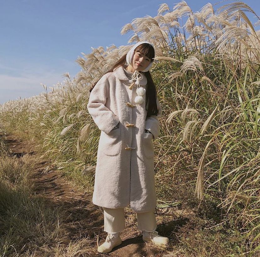 长款牛角扣大衣怎么搭配好看,冬季牛角扣大衣怎么搭配