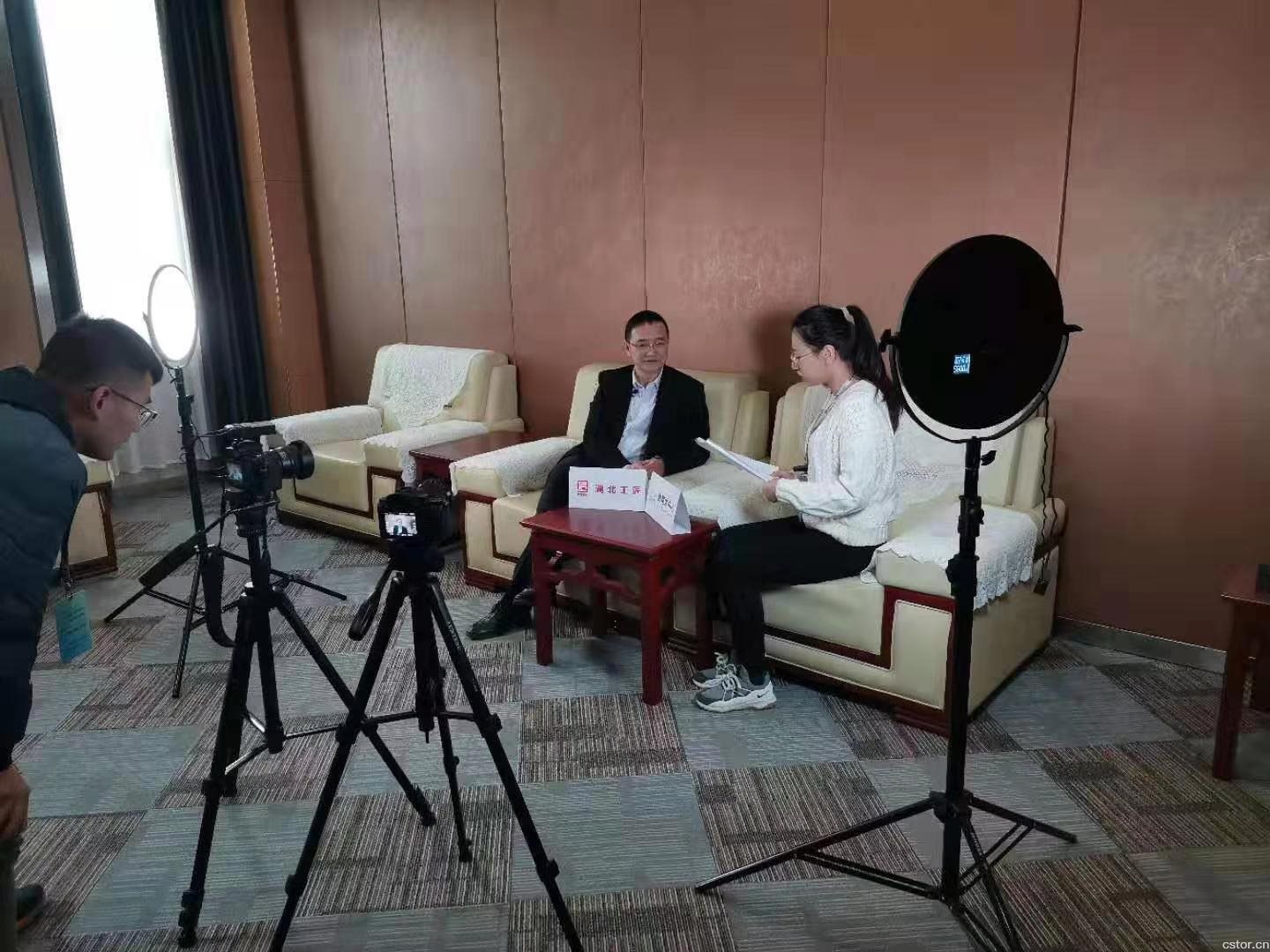 刘鹏教授在2019年湖北省职业技能竞赛裁判员培训班授课